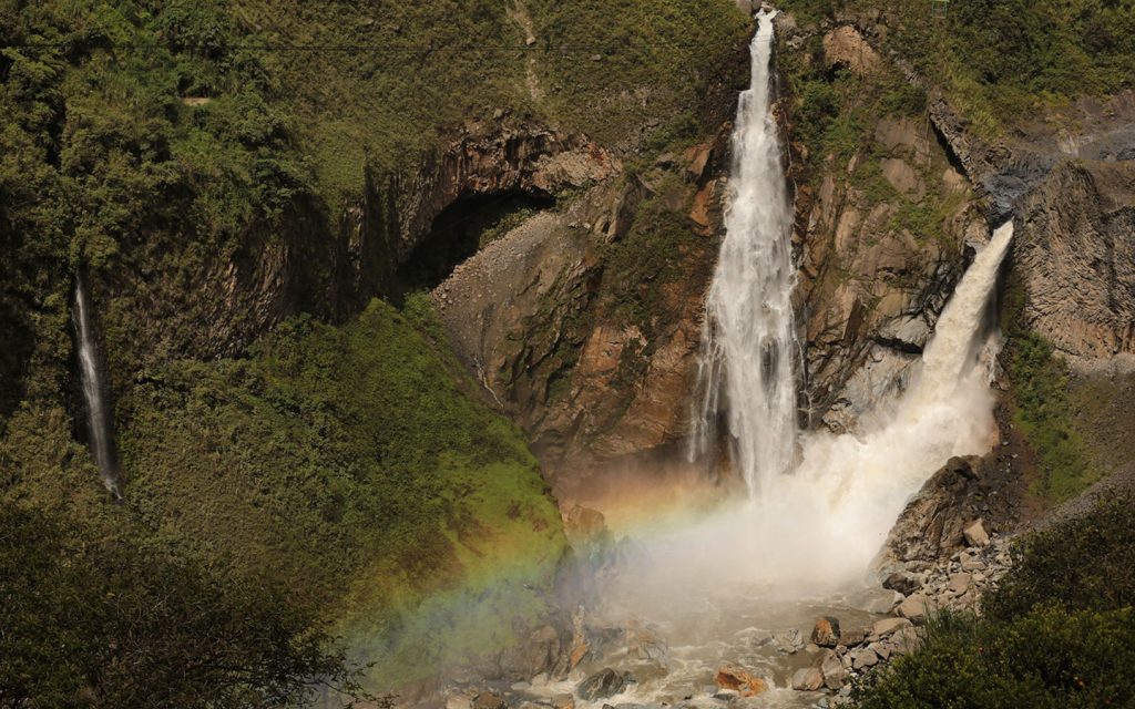 BAÑOS, THE GATEWAY TO THE JUNGLE (2 Days)
