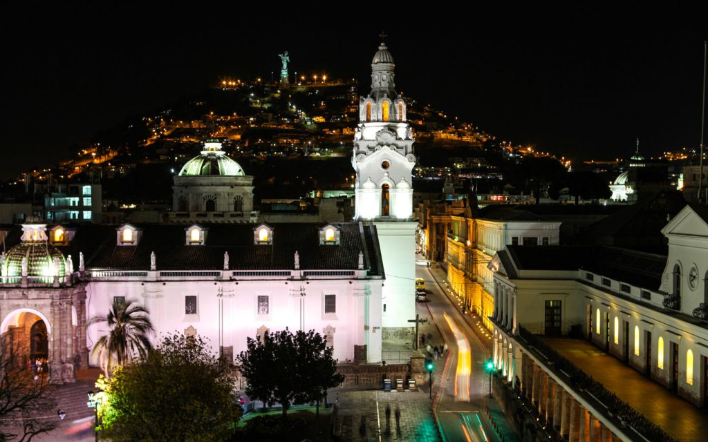 QUITO AT NIGHT 3 HOURS