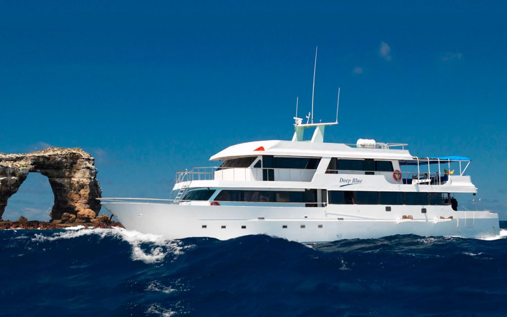 THE YACHT MASTER OF GALAPAGOS