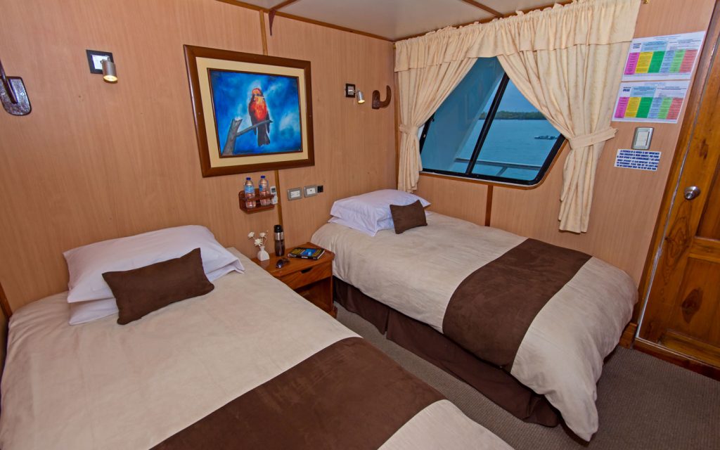 YOLITA II YACHT