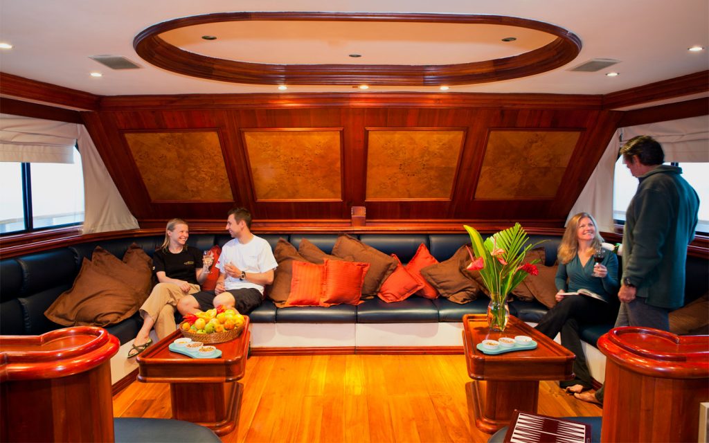 GALAPAGOS SKY DIVING CRUISE