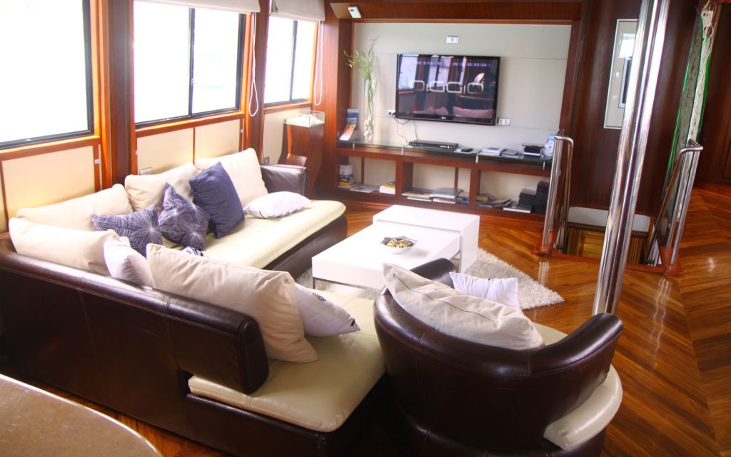 EXPLORER HUMBOLDT DIVING CRUISE