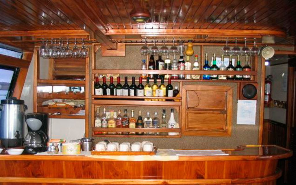 DAPHNE YACHT
