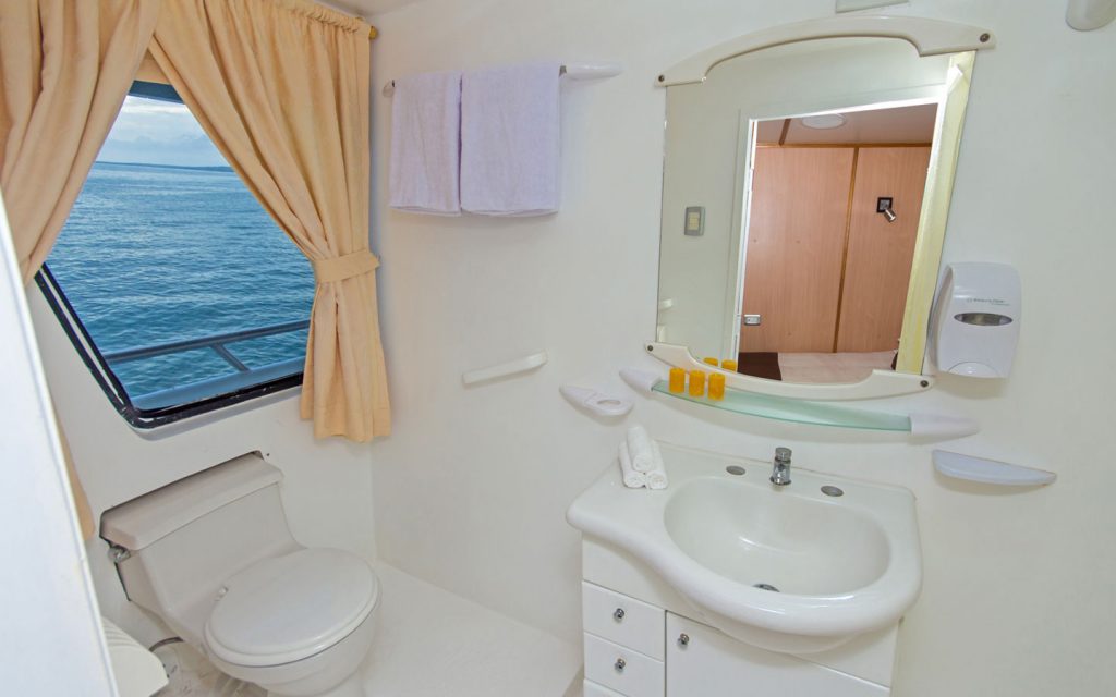 YOLITA II YACHT
