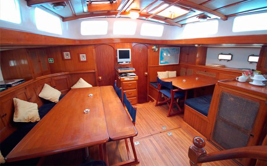 NAUTILUS DAILY DIVING CRUISE