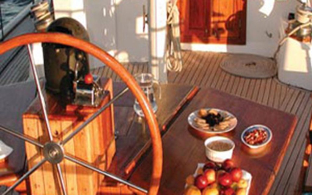 NAUTILUS DAILY DIVING CRUISE