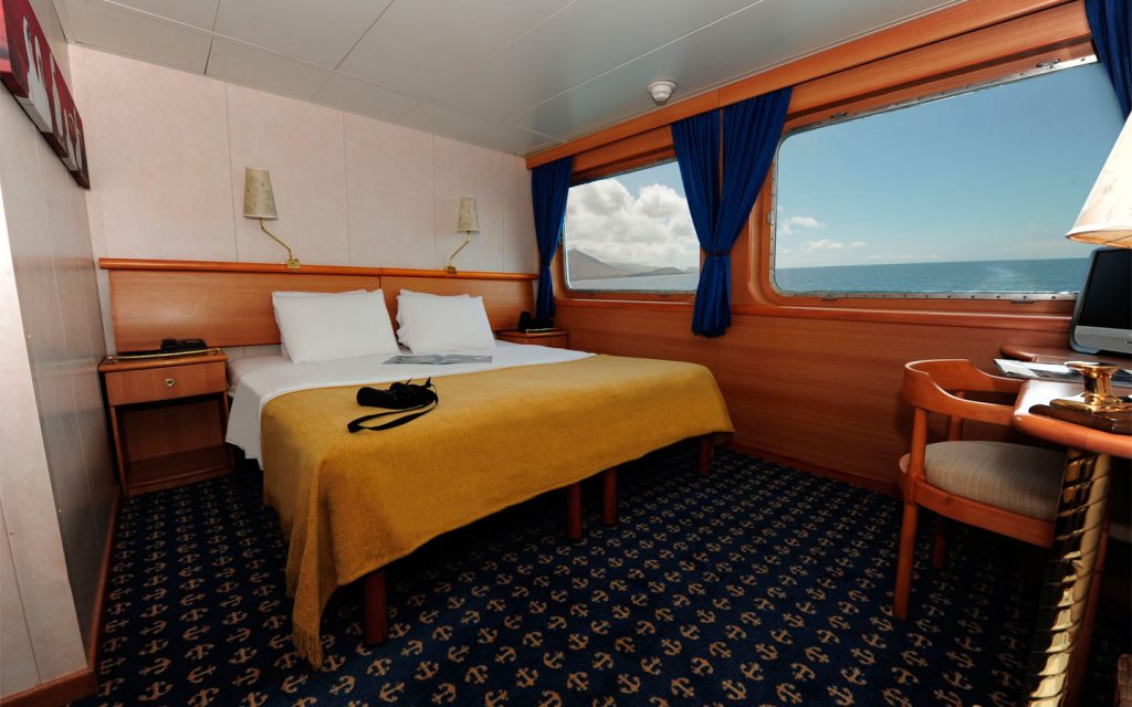 GALAPAGOS LEGEND SHIP