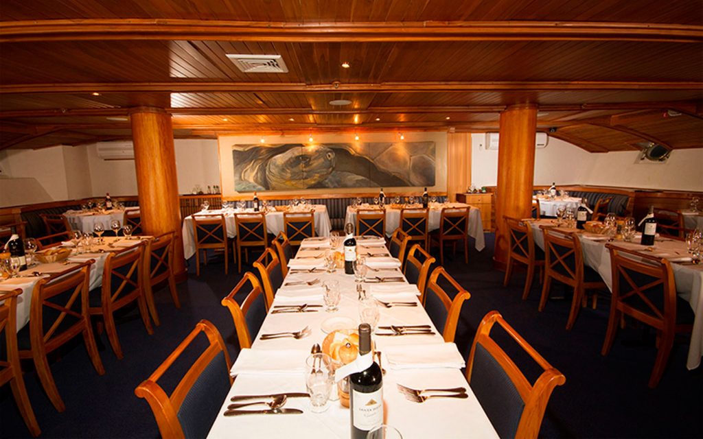 GALAPAGOS LEGEND SHIP