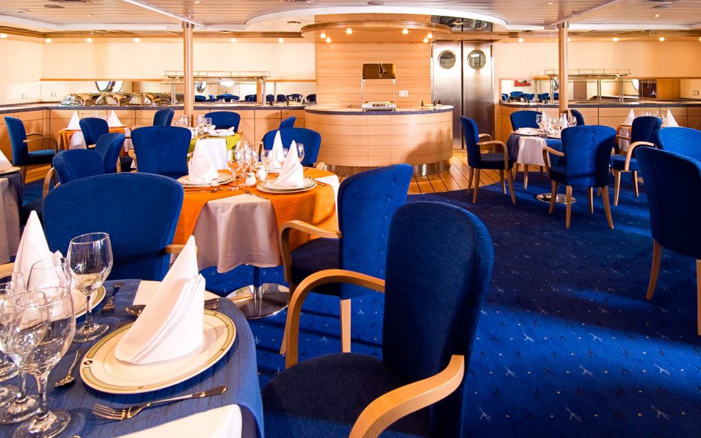 LA PINTA CRUISE SHIP