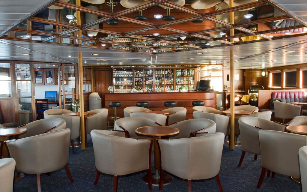 SANTA CRUZ CRUISE SHIP
