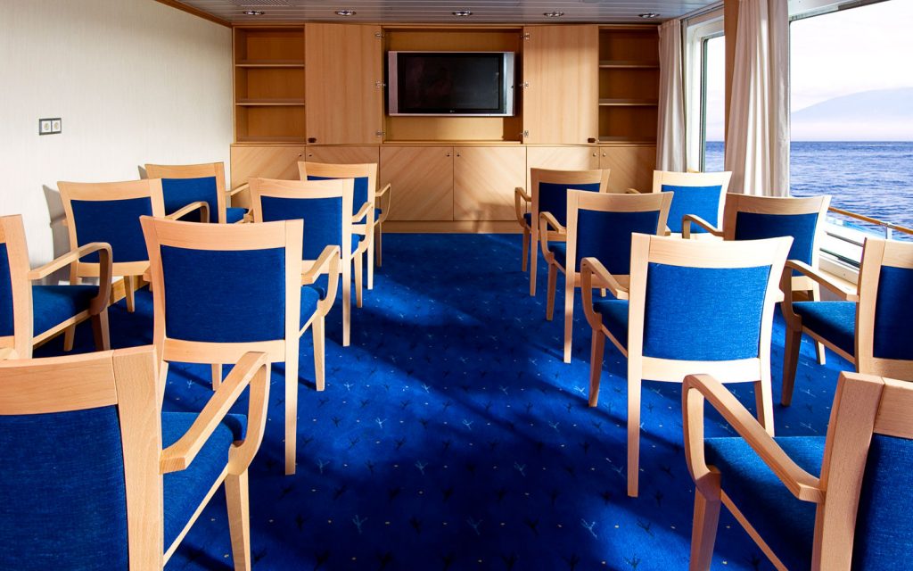 LA PINTA CRUISE SHIP